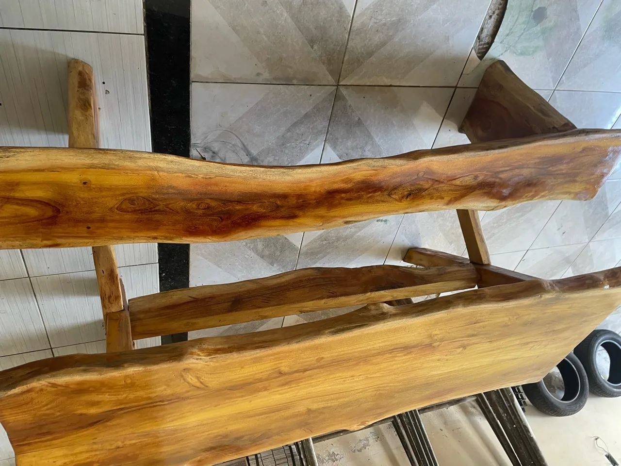 Mesa rústica em madeira maciça  - Foto 2