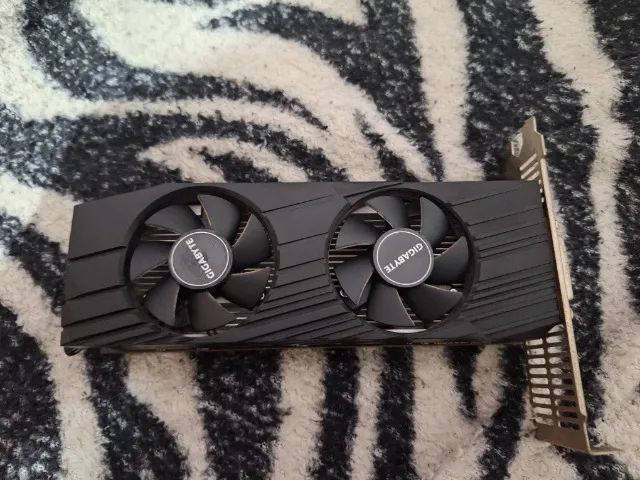 GTX 1650 4GB Gigabyte Low Profile ? Excelente Estado - Foto 3