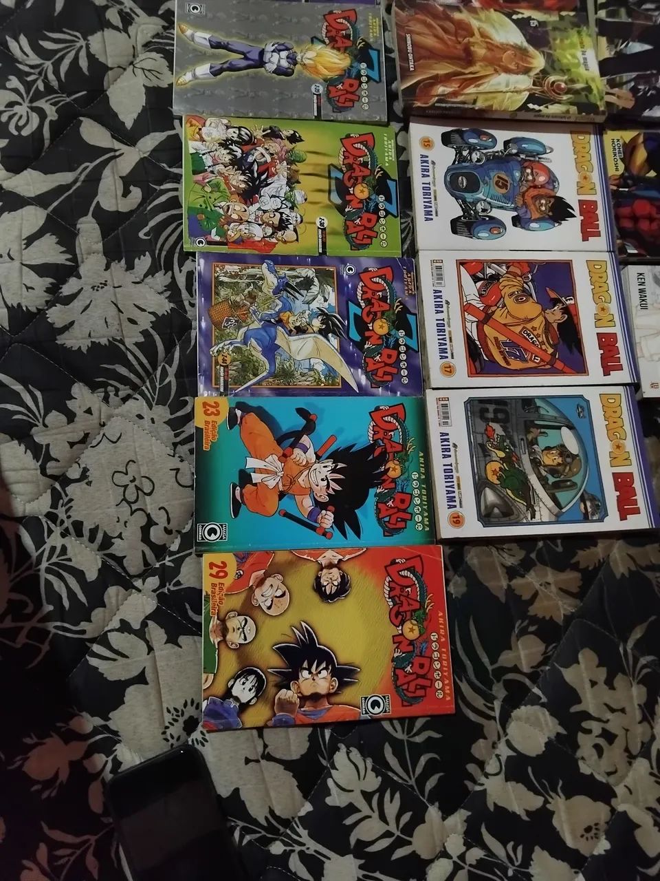 Mangás diversos  - Foto 5