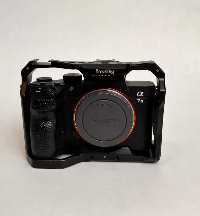 Câmera Sony A7III Alpha A7 3 Full Frame 4K + Cage SmallRig