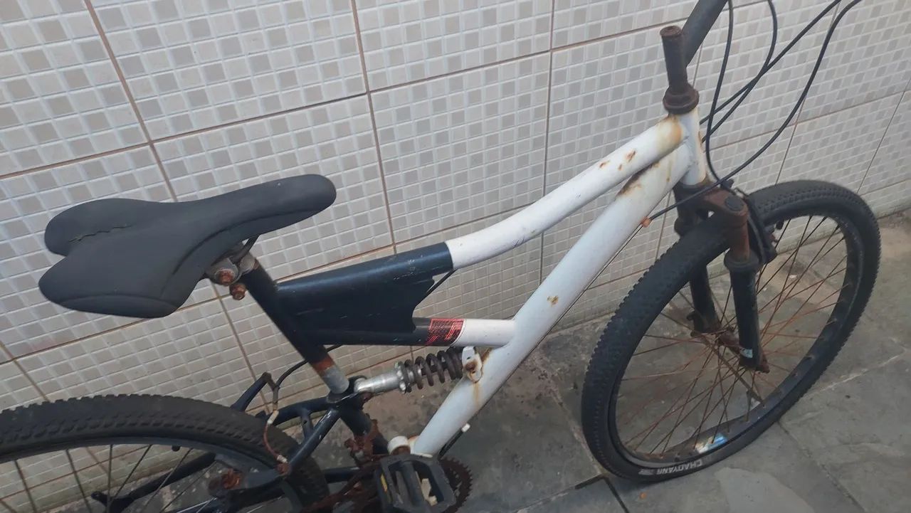 Bicicleta usada aro 26 - Foto 3