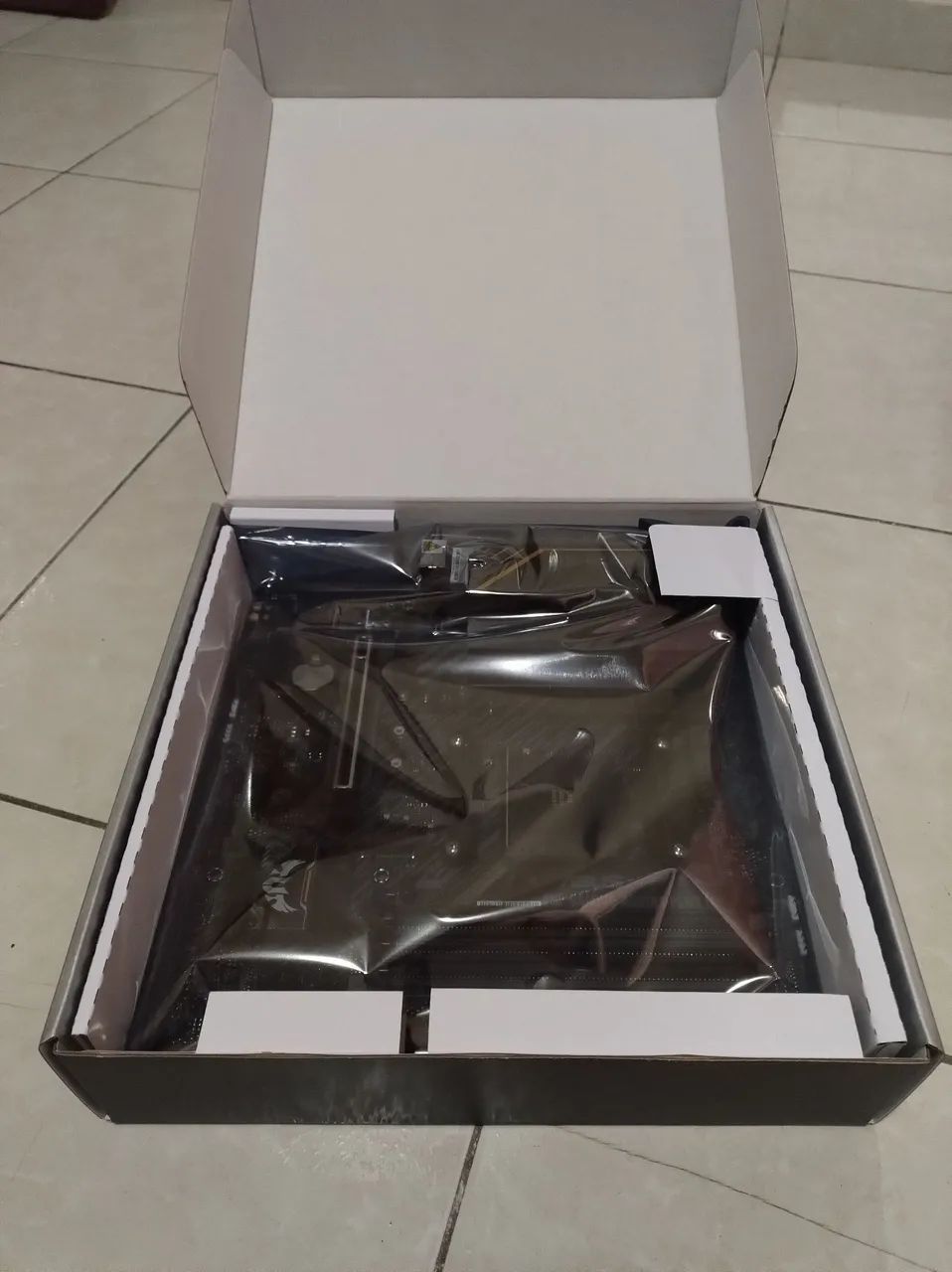 Vendo Placa Mãe Asus A520M-PLUS II - Foto 2