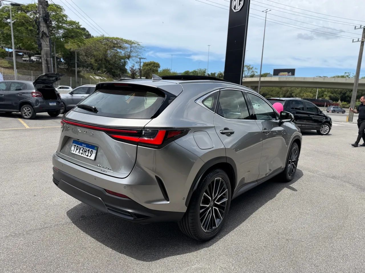 Lexus NX-450h+ AWD 2.5 16V Aut. (Híbrido), foto 4 de 8