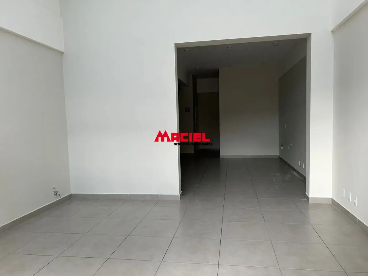 ÓTIMO PONTO COMERCIAL EM AVENIDA BASTANTE MOVIMENTADA, COM MEZANINO E 2 WC`S - Foto 5