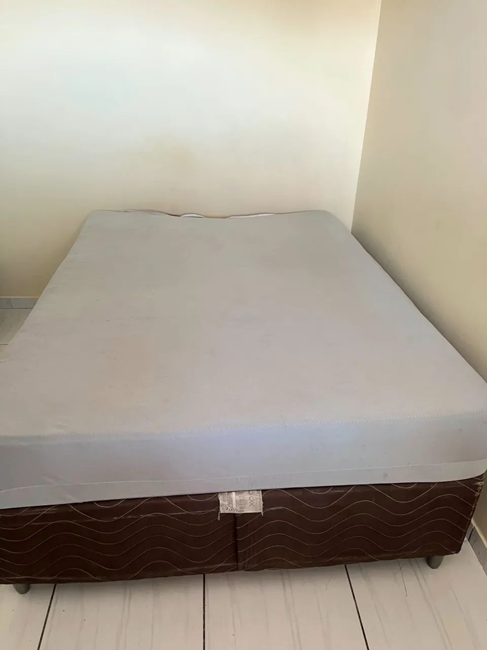 VENDE-SE CAMA BOX CASAL