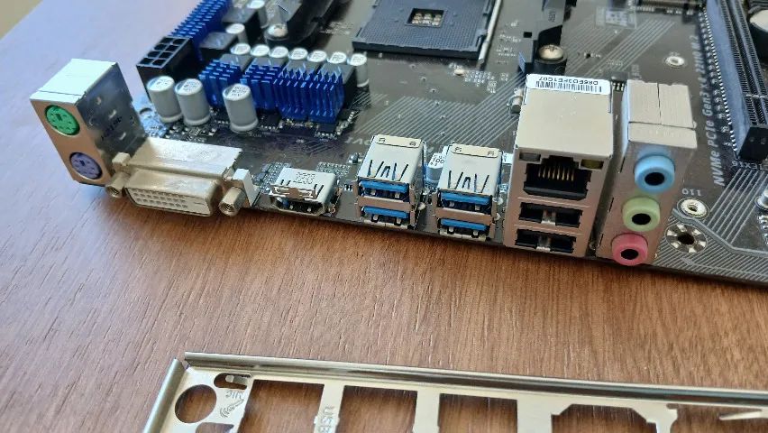 Placa Mãe Gigabyte A320M-H AM4 - Foto 2