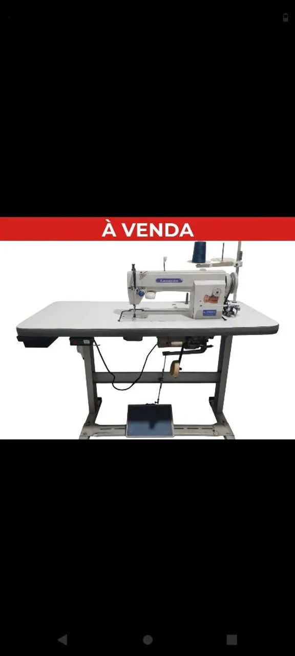 Uma máquina reta  industrial