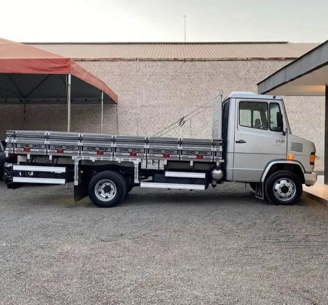Caminhão Mercedes 710  - Foto 4