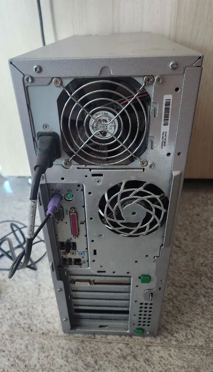 PC desktop HP  XW4400 Workststion com teclado e fio original - Foto 3