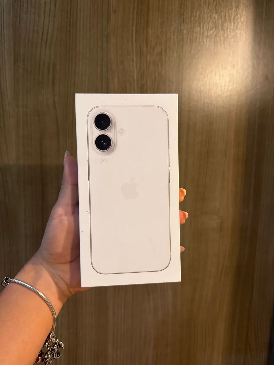   Iphone 16  128g Branco. Bateria 90% com cabo .