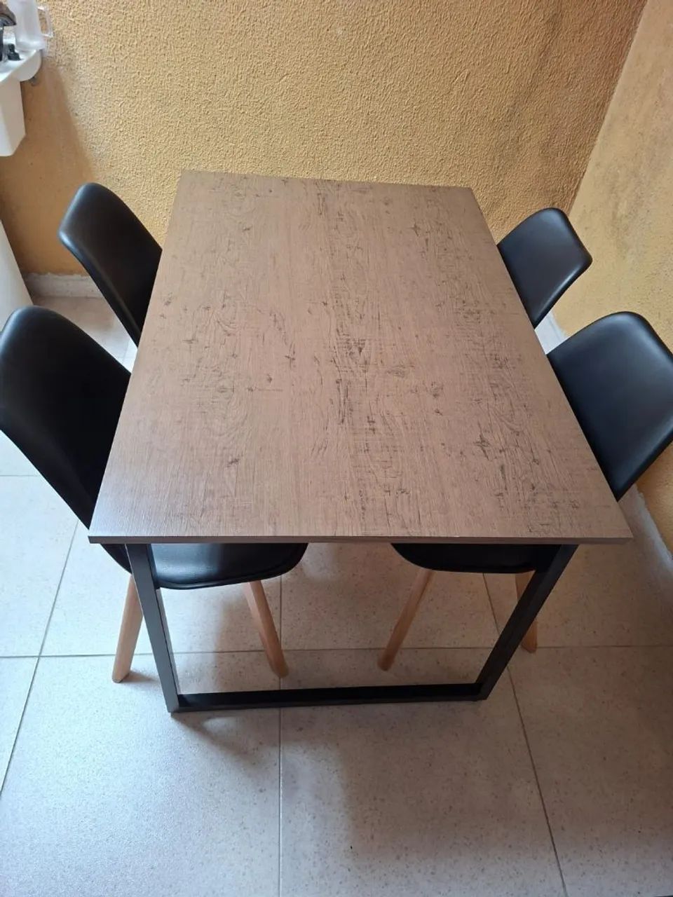 Jogo mesa e cadeiras