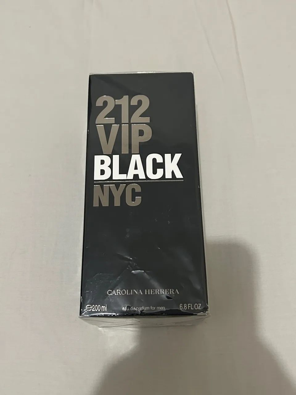 Perfume Carolina Herrera 212 black vip  - Foto 4