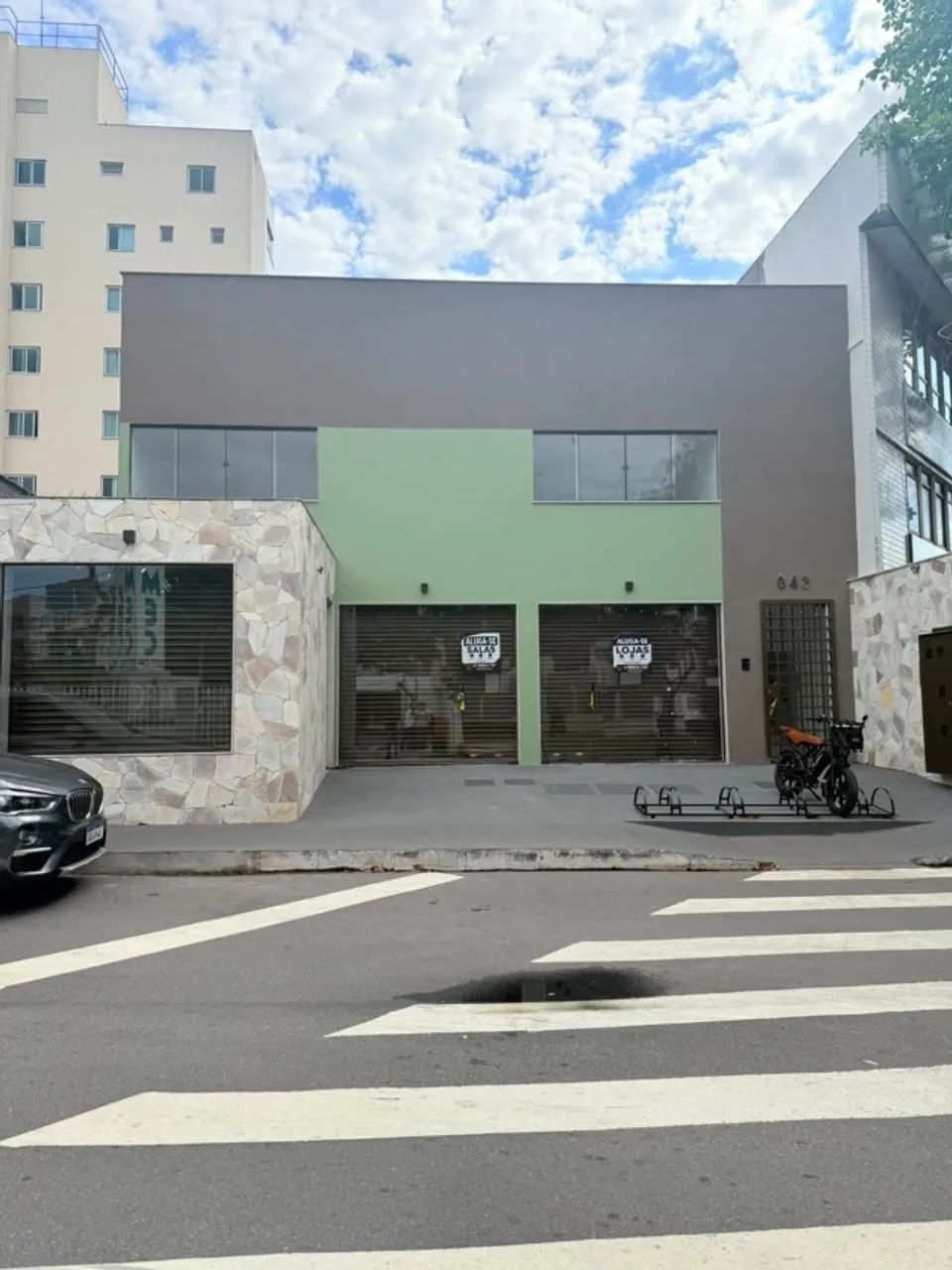 ALUGO LOJAS E SALAS COMERCIAIS novas em JD Camburi - Excelente Localização
