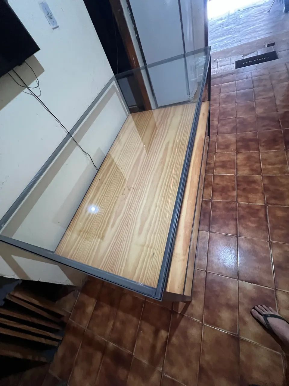 Mesa expositora de roupas - Foto 4