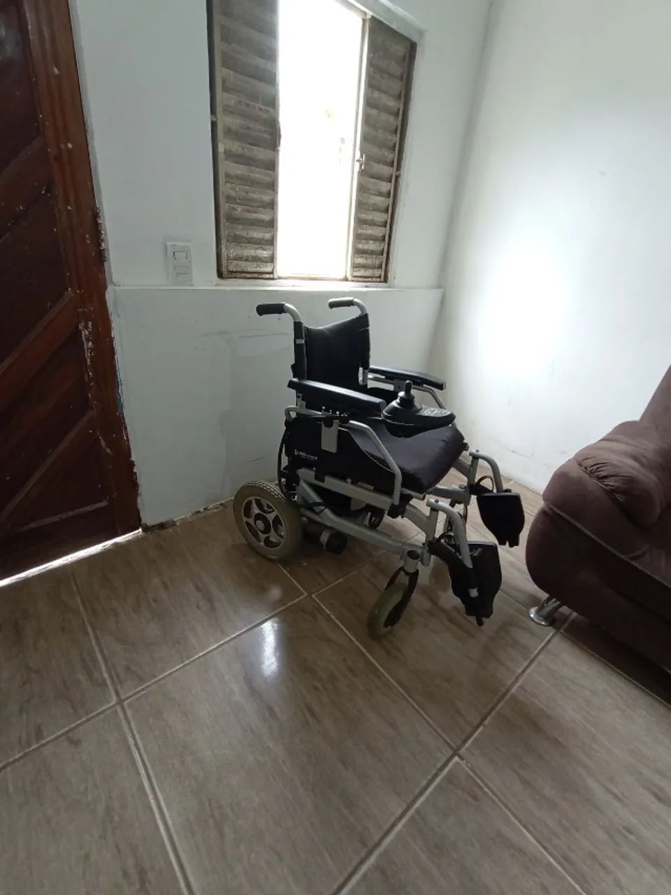 Cadeira de rodas elétrica 