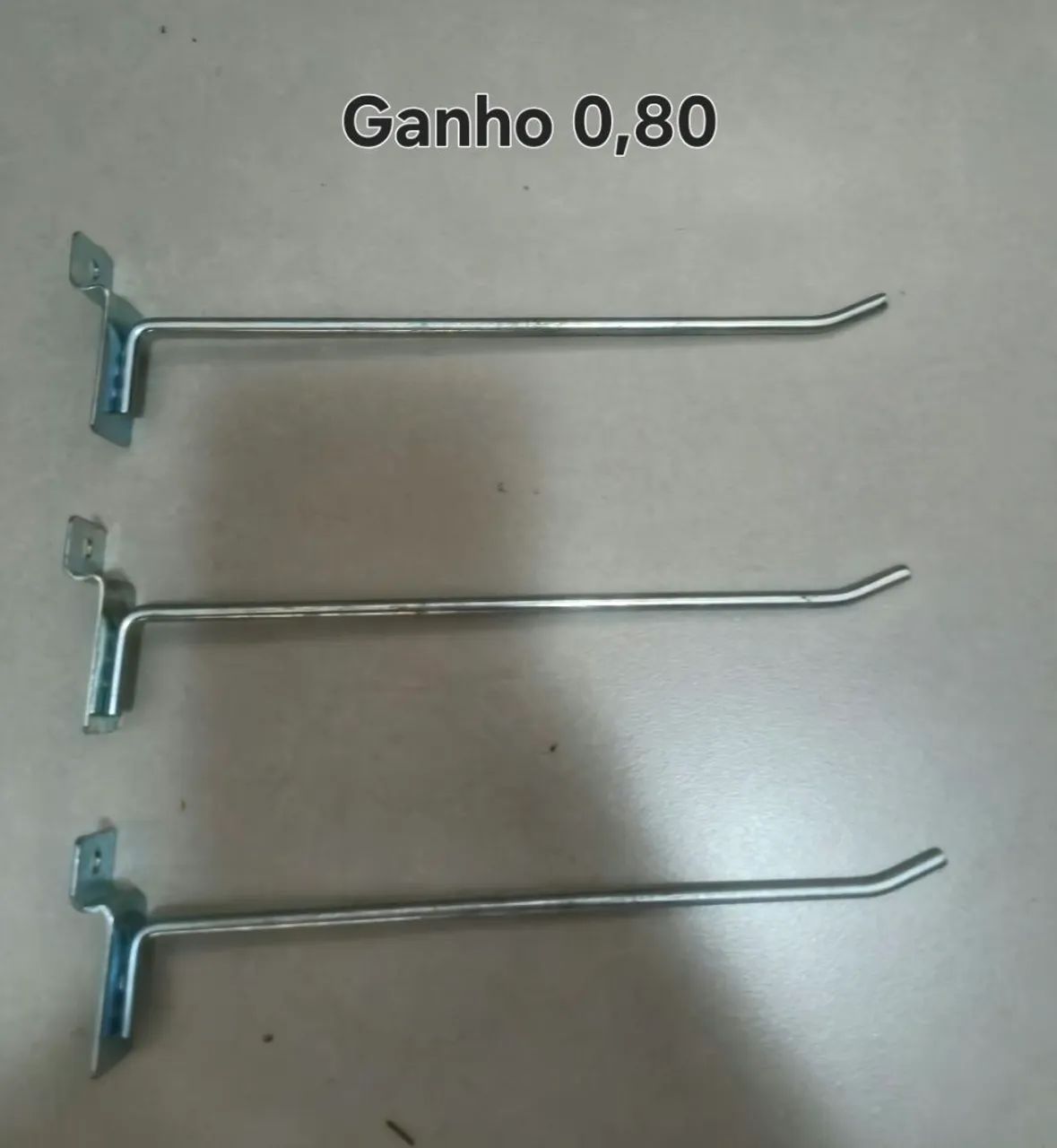 Gancho painel canaletado
