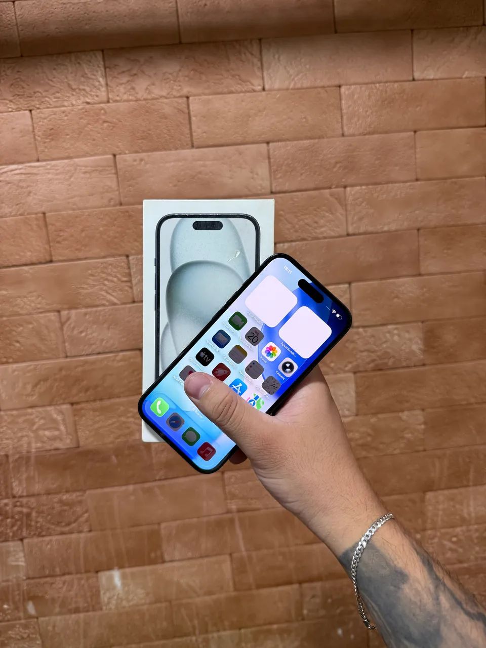 iPhone 15 128gb com garantia e sem detalhes - mando capinha e película  - Foto 3