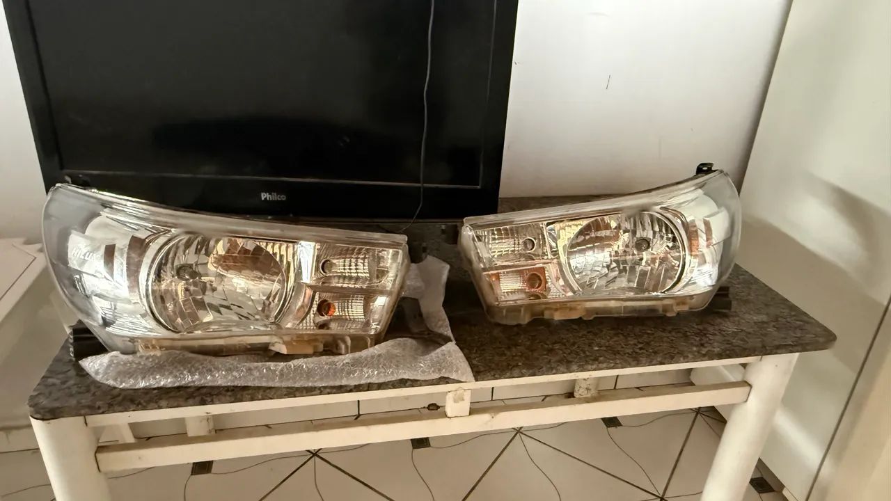 Faróis Hilux SRV 2020 Original