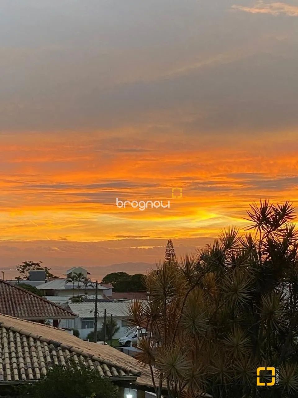BROGNOLI VENDE - CASA COM 3 DORMITÓRIOS, SENDO 1 SUÍTE, VISTA MAR - SAMBAQUI. - Foto 2