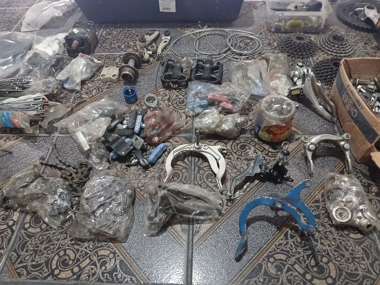Variedade de peças para bicicleta. - Foto 2