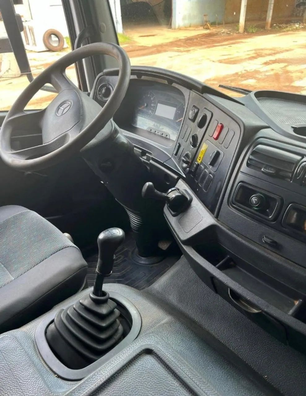 Mercedes-Benz 2429 8x2 Ano 2012 munck 45 - Foto 4