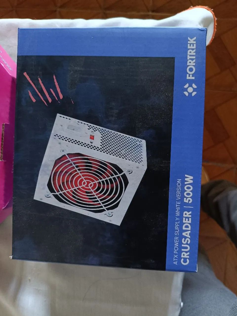 Fonte PC gamer nova na caixa 