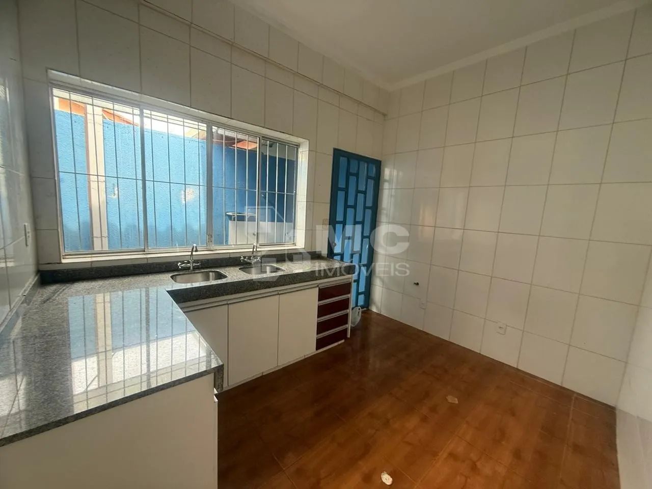 CASA 2 QUARTOS COM GARAGEM COBERTA NO SETOR SUL - Foto 2