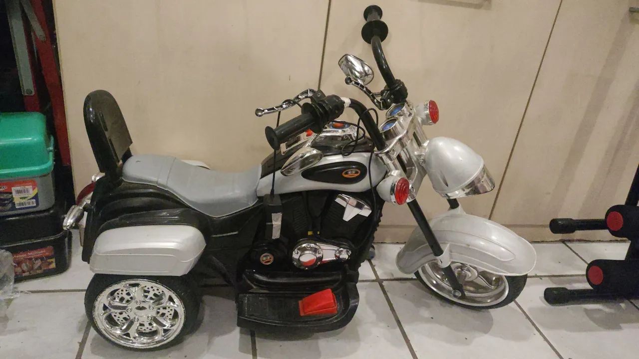 Vendo moto elétrica infantil 