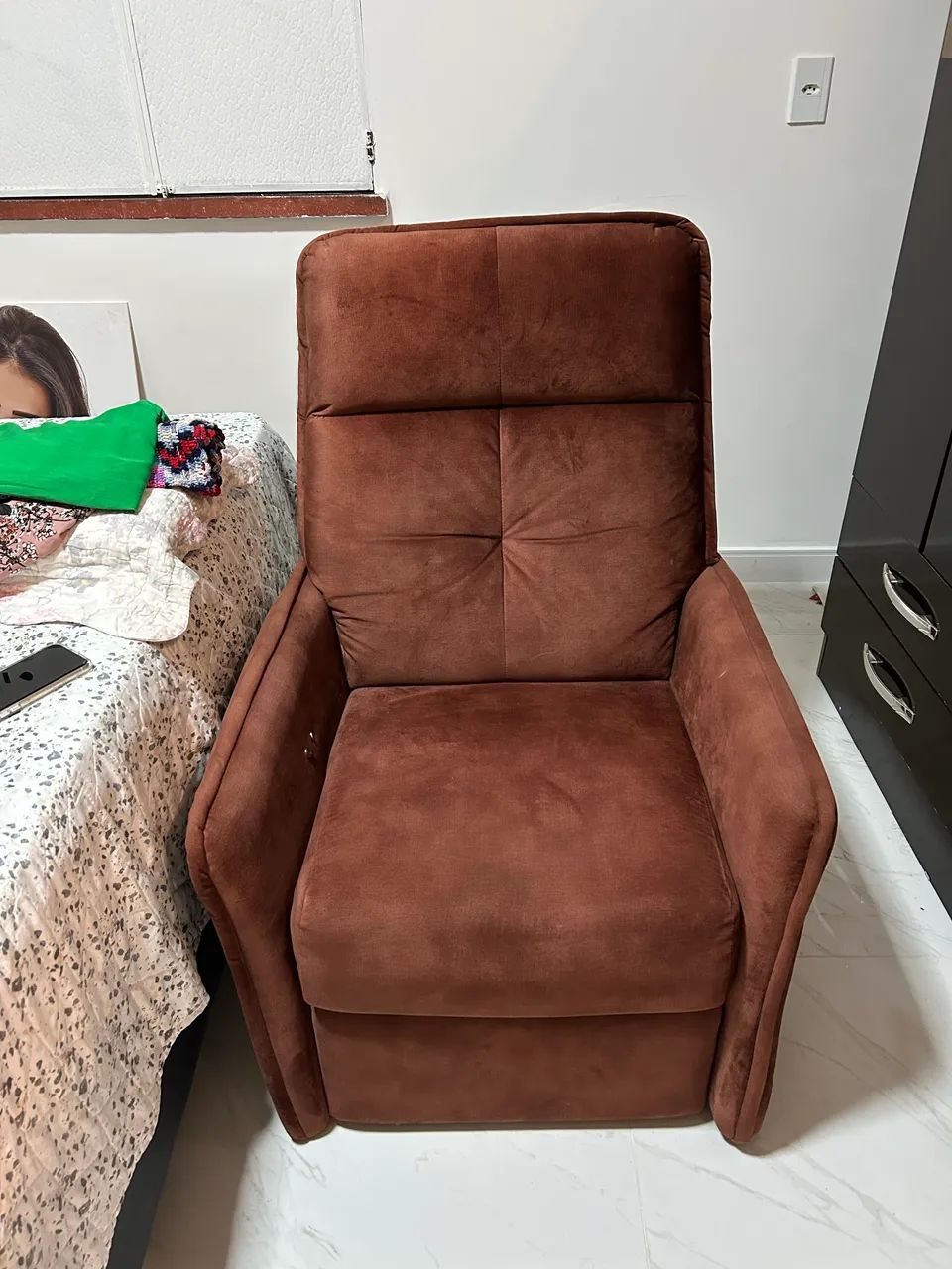 Poltrona reclinável estofada motorizada