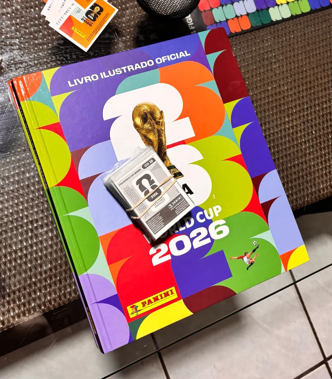 Algum Capa Dura + 500 Figurinhas Copa 2026 - Foto 2
