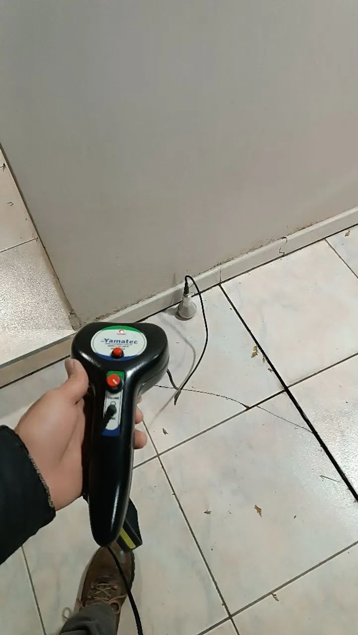Caça vazamento de água 