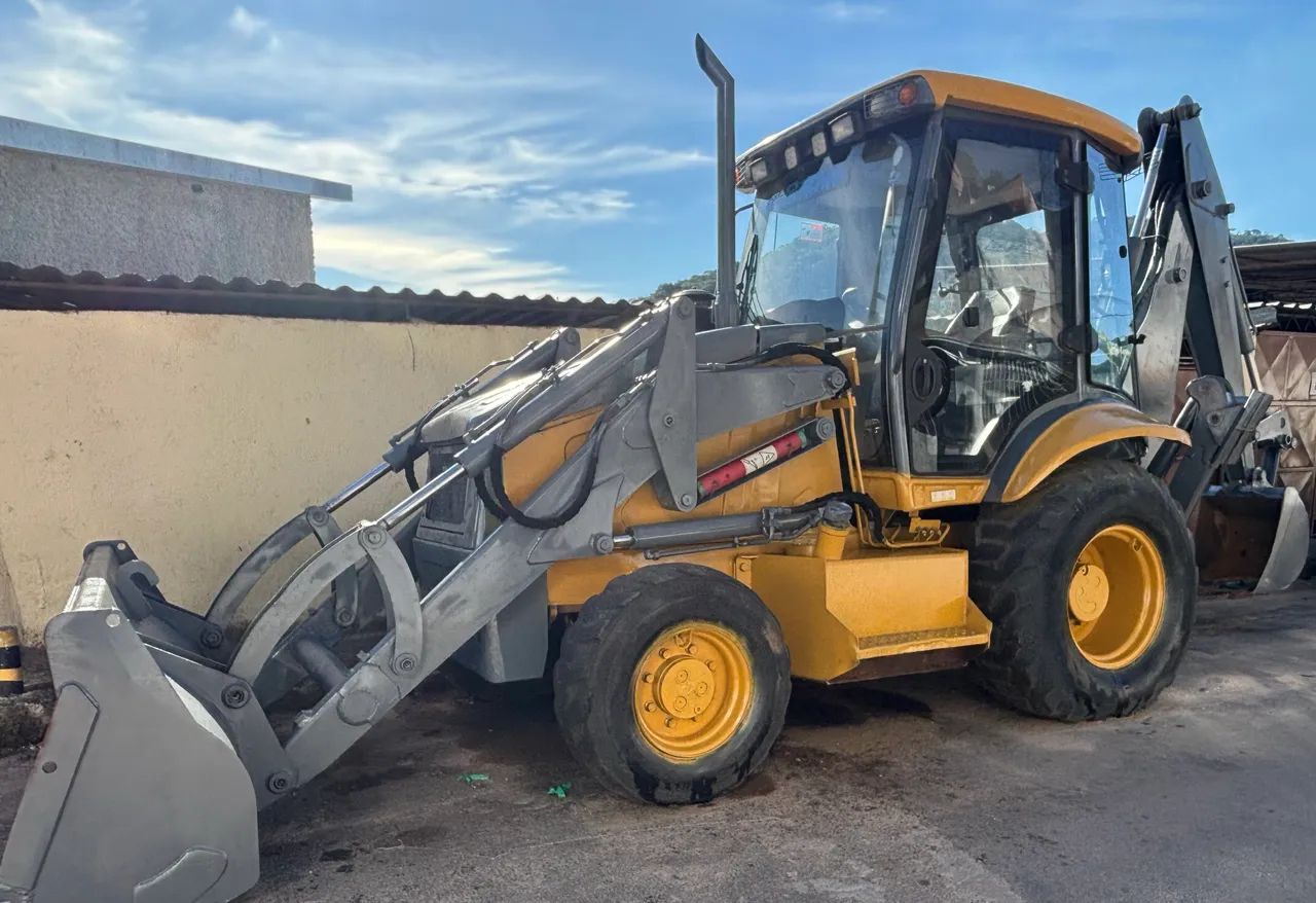 Retroescavadeira XCMG XT870BR - Foto 2