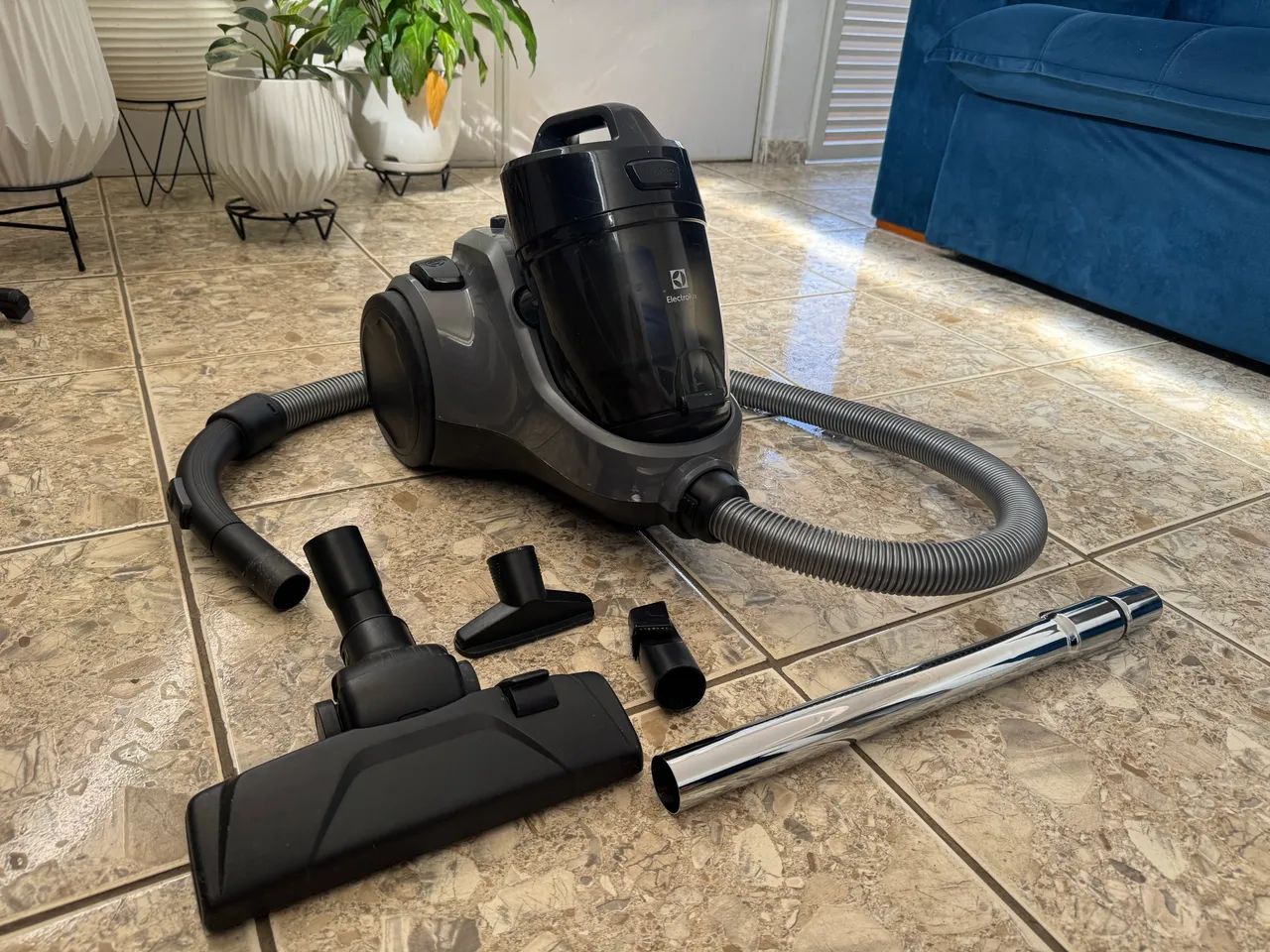 Aspirador de Pó Electrolux Smart EAS30