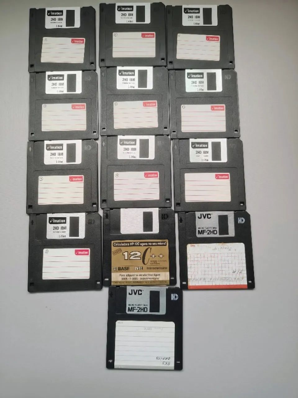 Lote 13 disquetes anos 90 com case - Foto 2