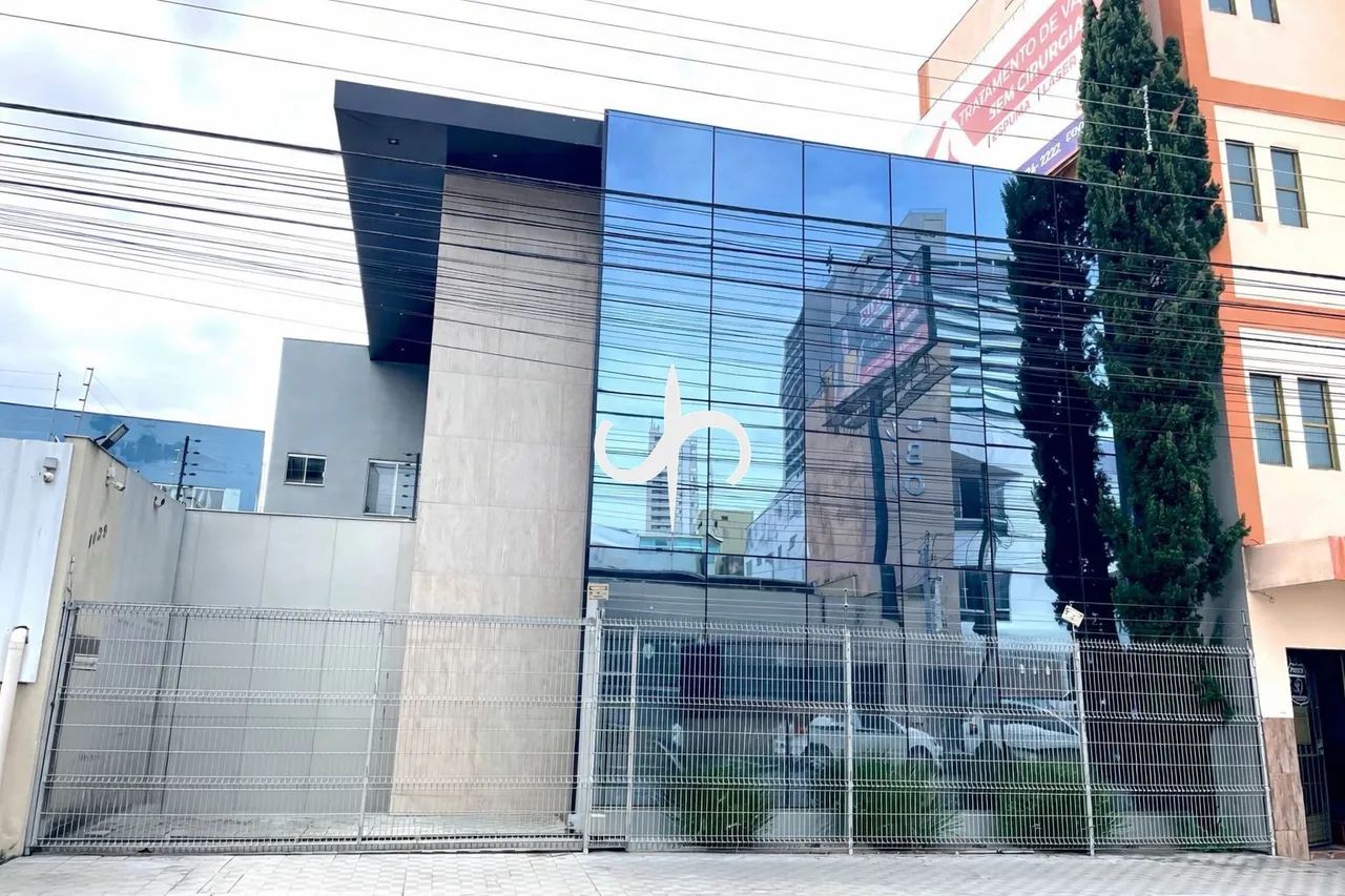 Clínica médica completa no Centro | 12 salas equipadas e pronta para operação