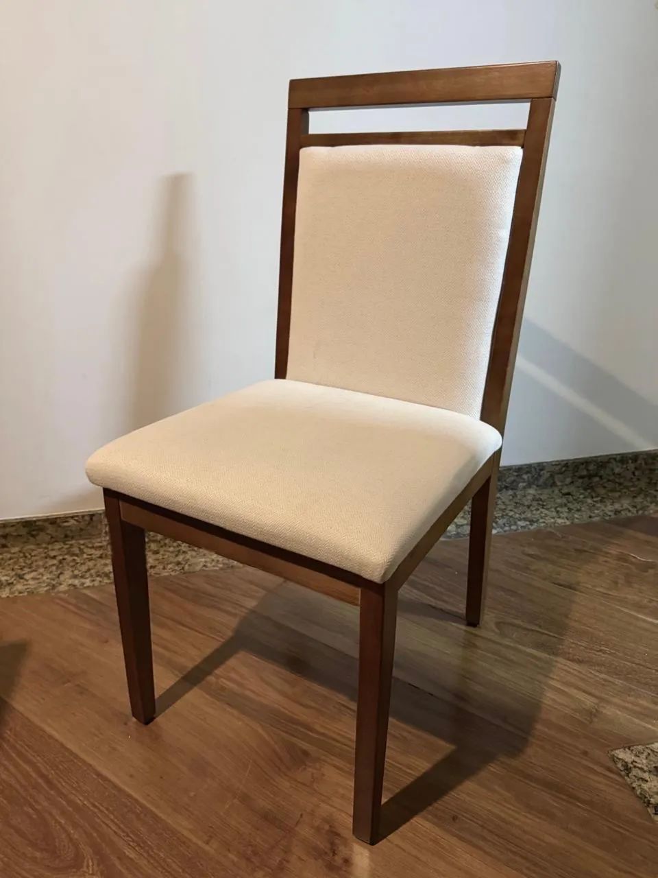 Mesa com 6 cadeiras 