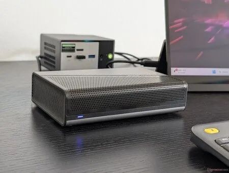 Placa de Vídeo Externa eGPU GMKtec AD-GP1 (RX 7600M XT 8GB) + Dock