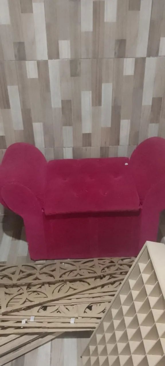 Sofá vermelho novo