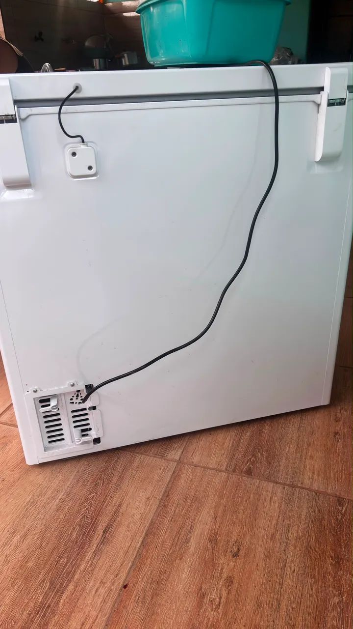 Freezer eletrolux 200L