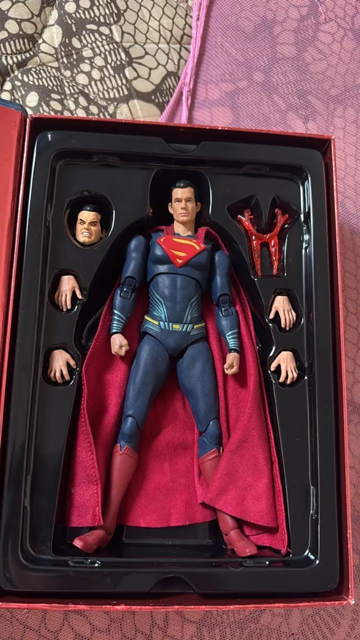 Action Figure do Superman da Fondjoy