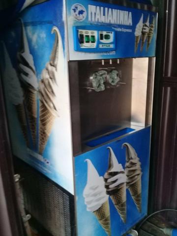 Vendo maquina de sorvete ano 2016 e contenier - Foto 2