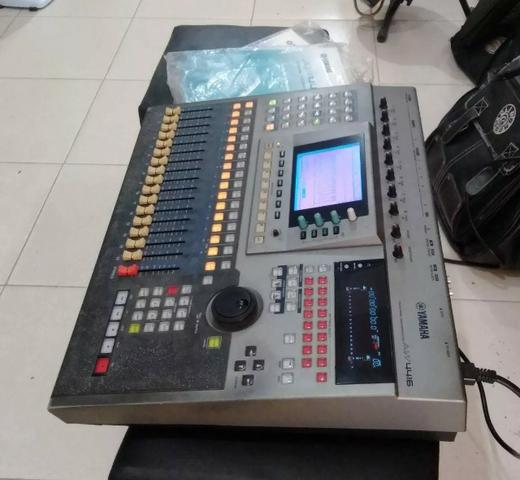 Mesa de som Yamaha AW-4416 Workstation