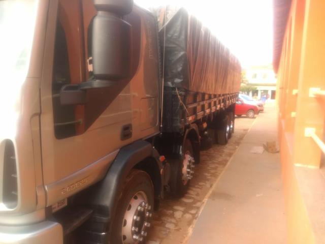 Vende_se caminhão Iveco ou troco em pá carregadeira w20 - Foto 9