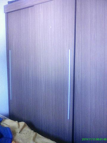 Vende-se um guarda roupa semi novo
