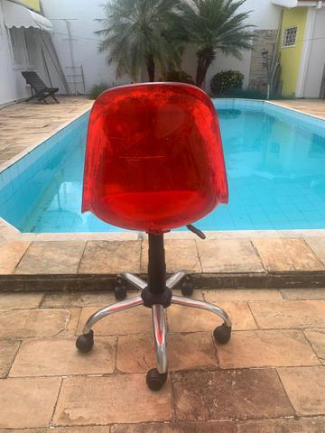 Cadeira em acrílico Charles Eames - Foto 2