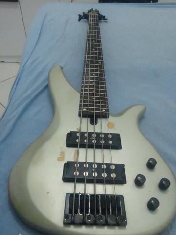 Baixo yamaha