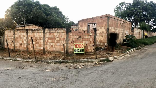 Lote de esquina 360m2 com Casa e Barraco Murado no Jardim Ingá! - Foto 2