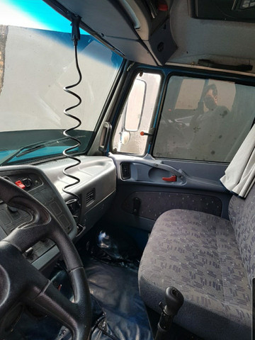 Caminhão mercedes l1620 Eletrônico - 120 mil no CHASSI - Foto 6