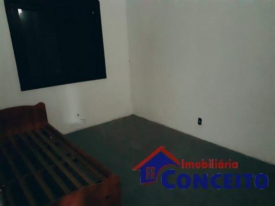 C04 - Linda residência próxima à Avenida principal - Foto 12