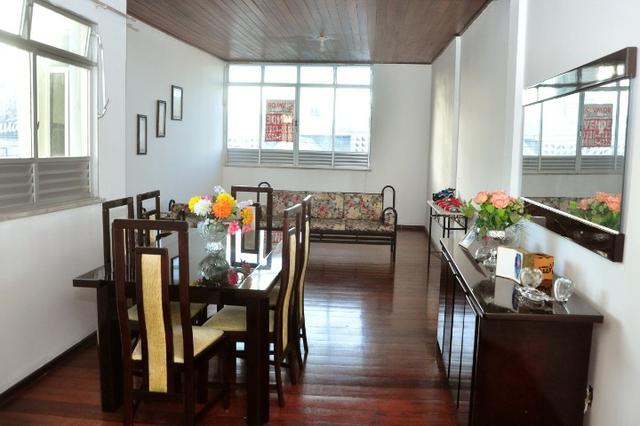 Apartamento com 4 Quartos à Venda, 240 m² por R$ 236.000